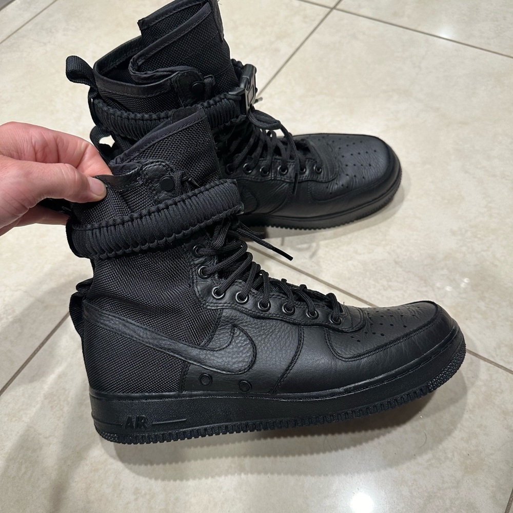 Worn 1x  Nike Tac Airforce ones size: 9.5